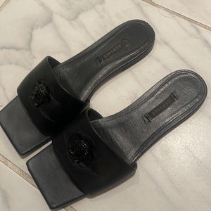 Women Versace sandal size 37